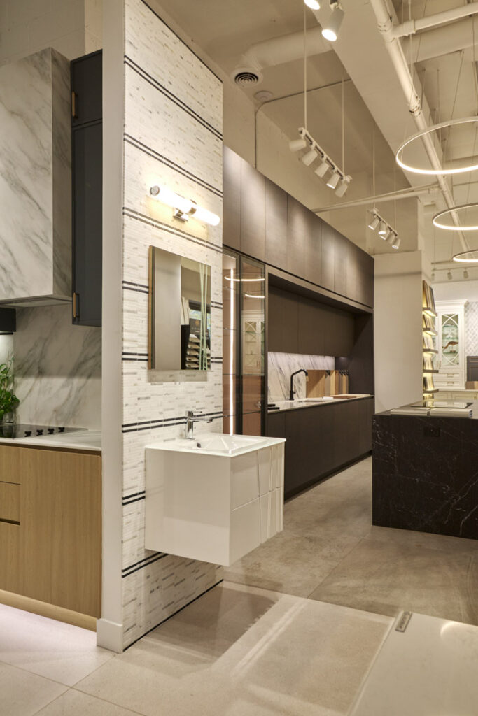 Vanity : Porcelanosa Mirror : Porcelanosa